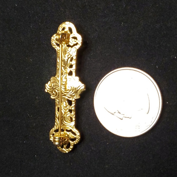 Vintage 1928 Goldtone Bar Pin With Teardrop and Garnet Crystals Detail - Picture 4 of 6